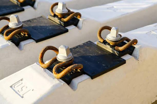 the-crane-rail-clips-quality-for-the-safety:-a-critical-factor-in-industrial-operations